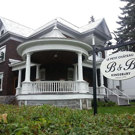 Le Petit Chateau Montebello B&B ภายนอก รูปภาพ