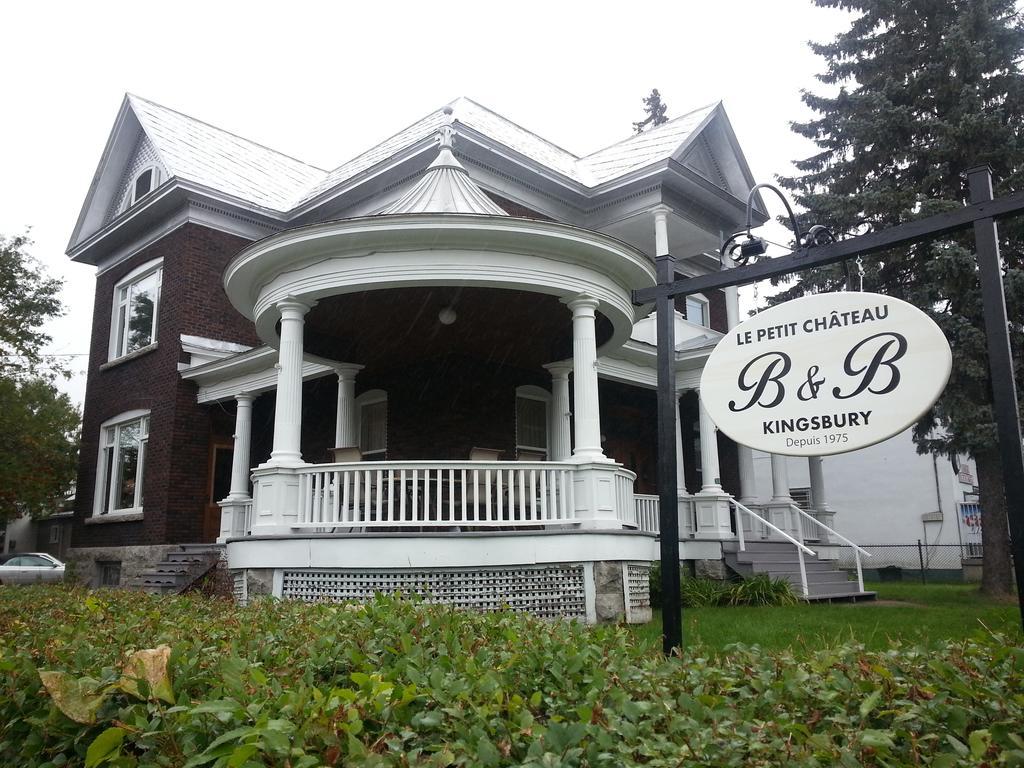 Le Petit Chateau Montebello B&B ภายนอก รูปภาพ