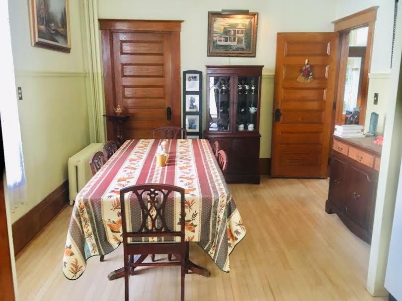 Le Petit Chateau Montebello B&B ภายนอก รูปภาพ